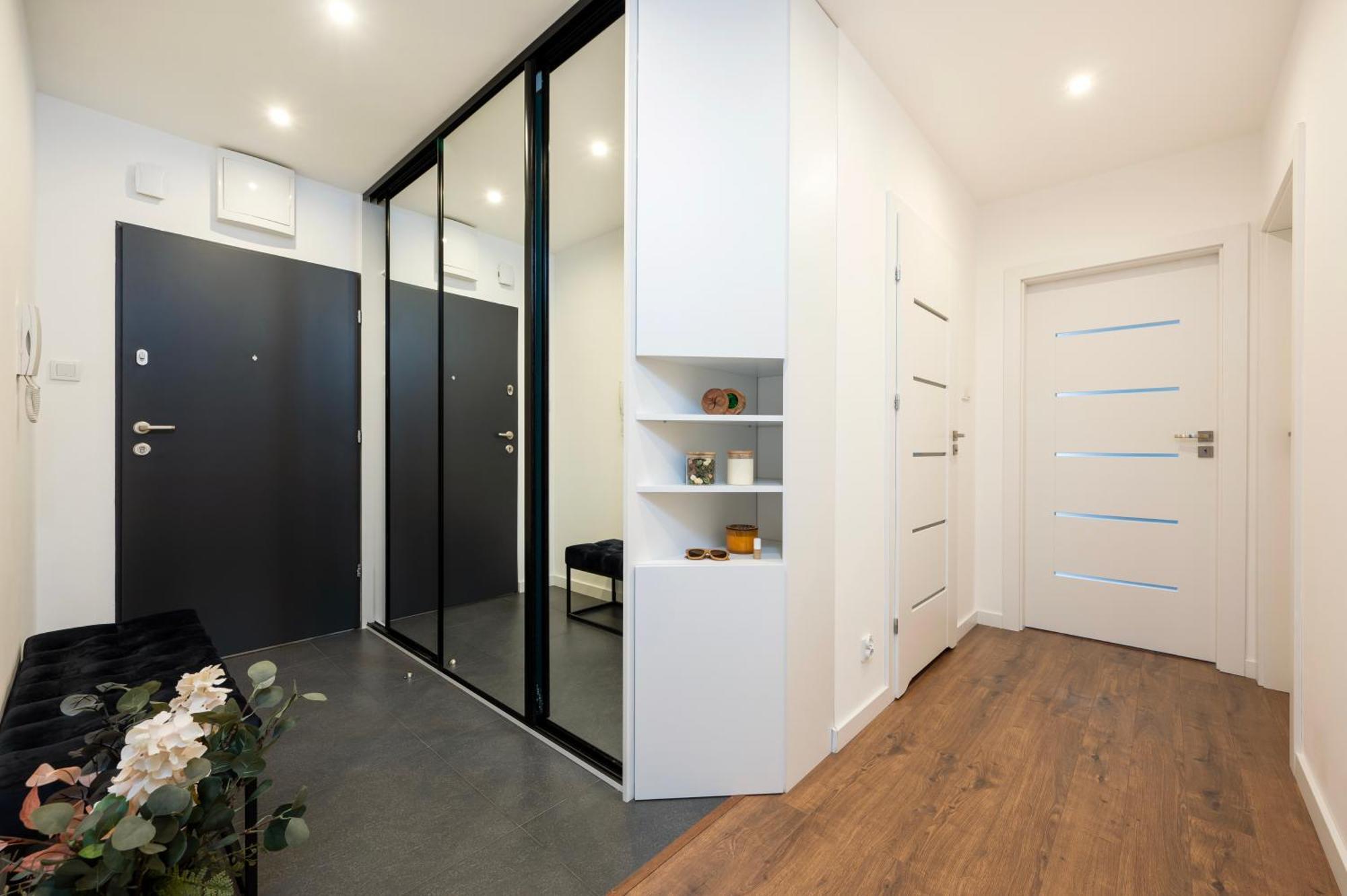 Manufaktura - Industrial Z Parkingiem I Dwoma Lazienkami Apartment